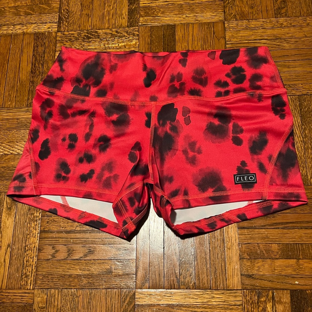 FLEO Leopard Blur Alex Contour